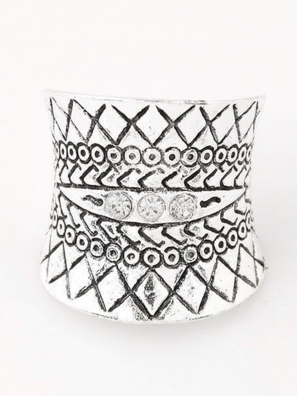 Womens Vintage Silver Aztec Design Band Ring Size 7.5‎